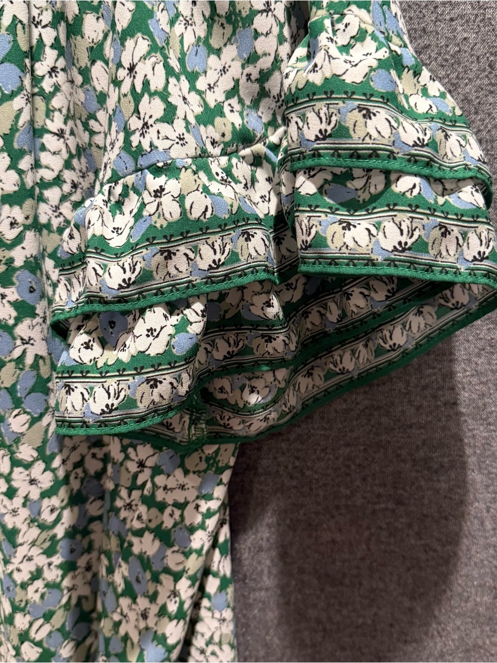 Max Studio Womens Plus 1X Green Floral Smocked Neck Blouse Short Sleeve Shirt - Picture 2 of 13